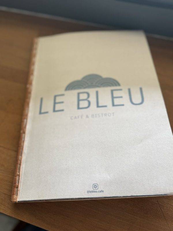 Le Bleu café & Bistrot